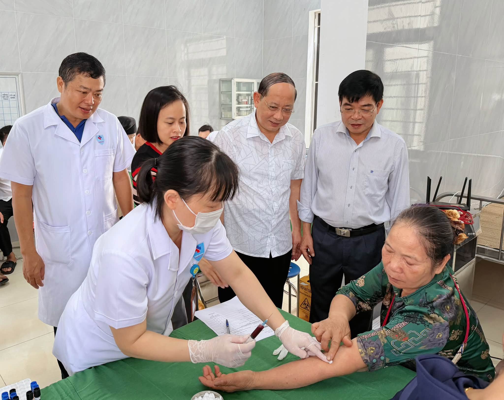 Xã Vĩnh Thành: Triển khai chương trình khám sức khỏe định kỳ hoặc khám sàng lọc miễn phí cho người dân