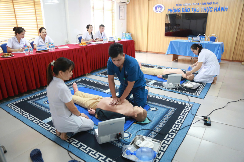 Bệnh viện Đa khoa tỉnh Phú Thọ tổ chức kiểm tra tay nghề điều dưỡng, kỹ thuật y có thời gian công tác dưới 5 năm