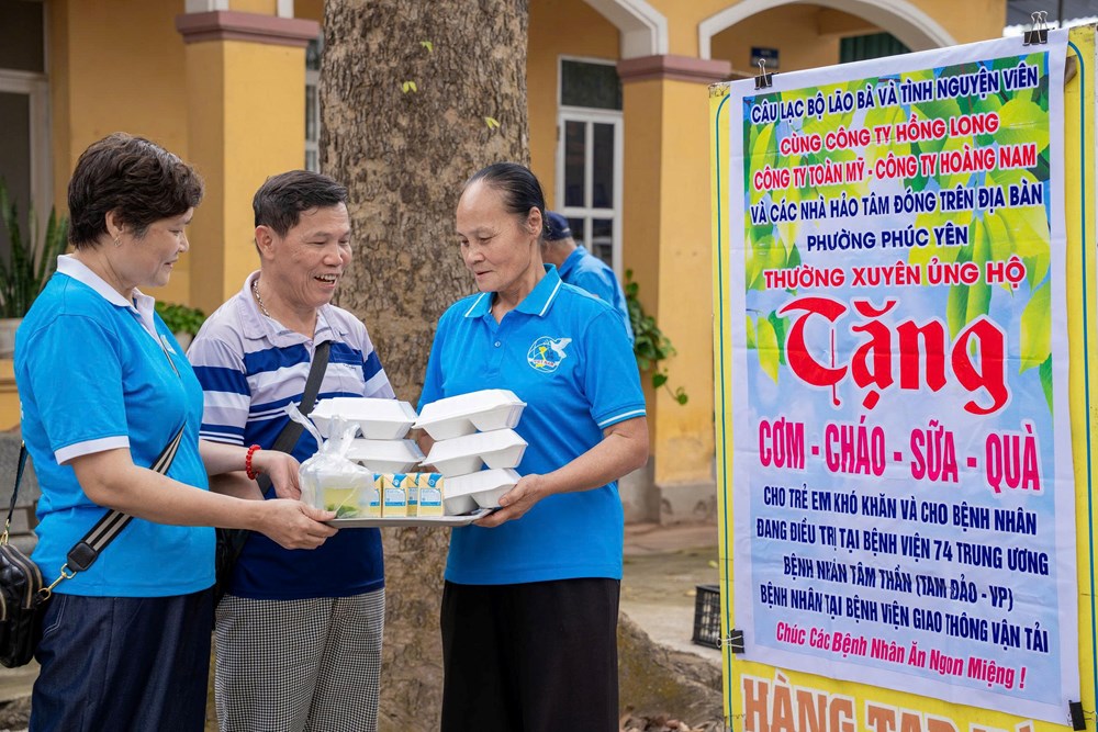 "Lão bà" Nguyễn Thị Minh và hành trình lan tỏa yêu thương