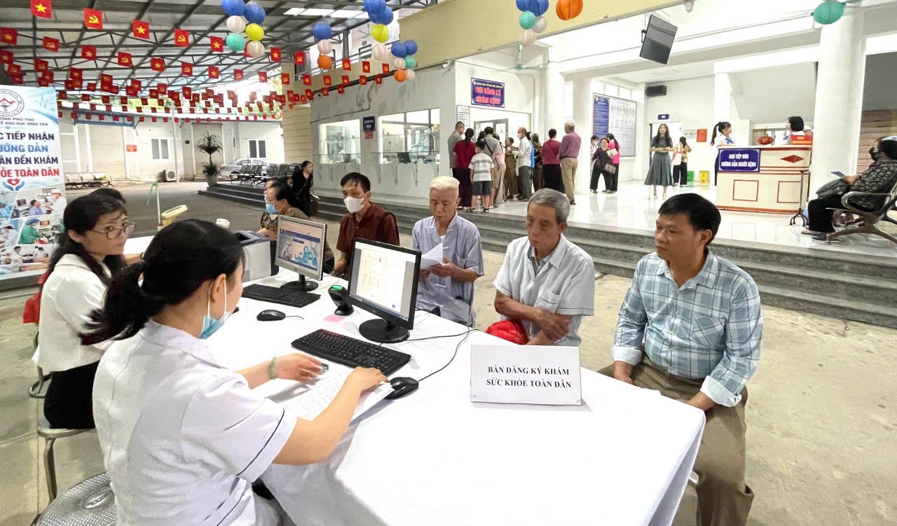 Trung tâm Y tế khu vực Vĩnh Yên khám sức khỏe, sàng lọc miễn phí cho người dân