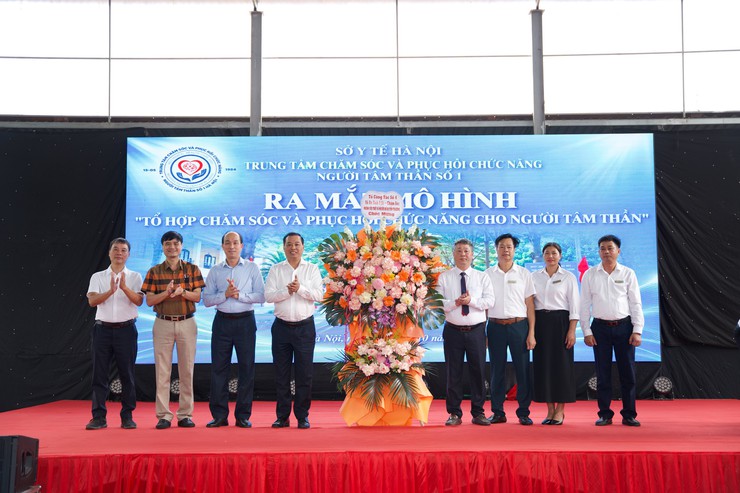 Ra mắt mô hình “Tổ hợp chăm sóc và phục hồi chức năng cho người tâm thần” tại xã Quảng Oai